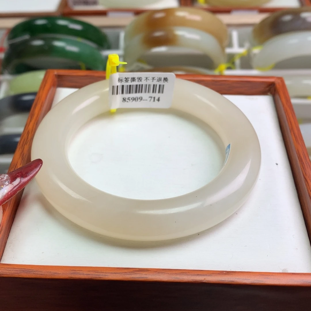 和田玉手镯未镶嵌54