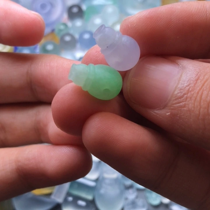 定制翡翠未镶嵌挂件