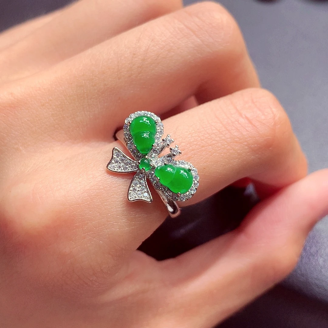 翡翠未镶嵌颈饰挂件