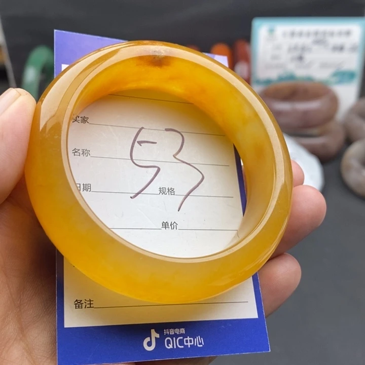 未镶嵌手镯石英质玉