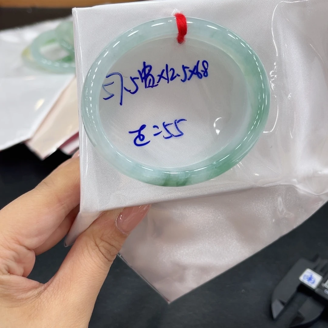 未镶嵌手镯翡翠翡翠