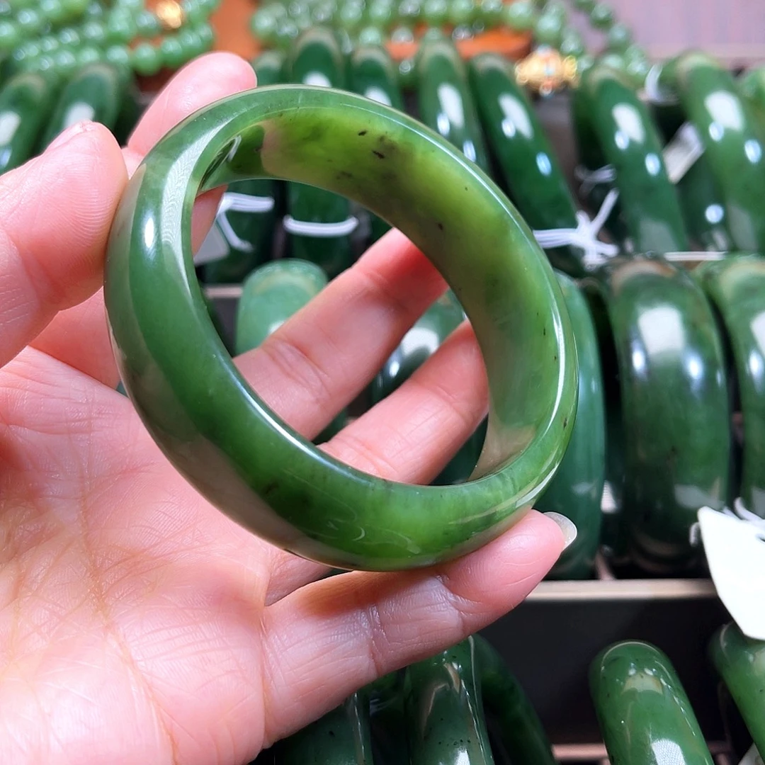和田玉（碧玉）未镶嵌手镯