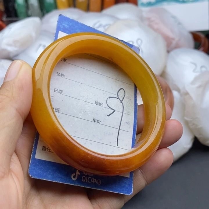 未镶嵌手镯石英质玉