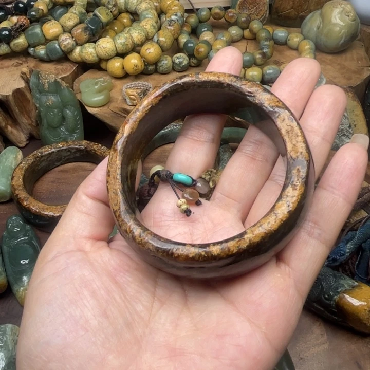 执***玉未镶嵌岫岩河磨玉（透闪石质玉）珠宝奇石