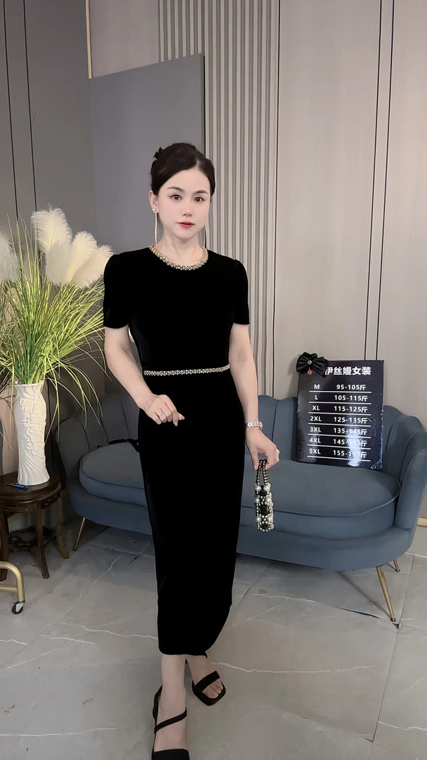 新款定制面膜丝绒重工串珠时尚气质连衣裙