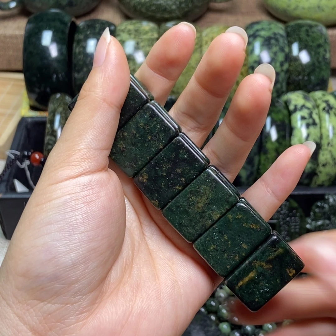 流***深蛇纹石玉未镶嵌药王石手牌