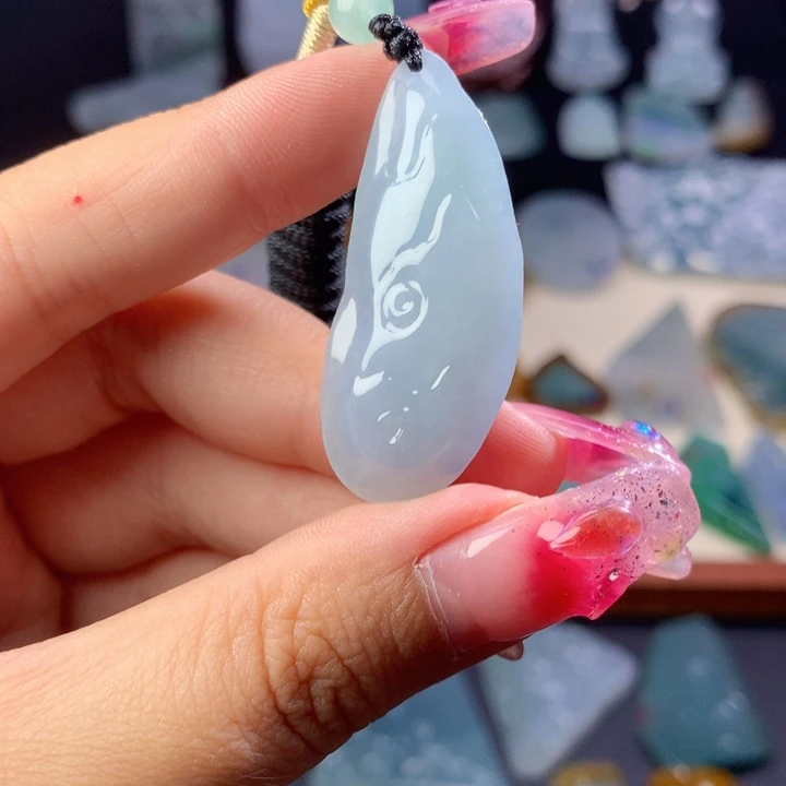 颈饰未镶嵌翡翠好