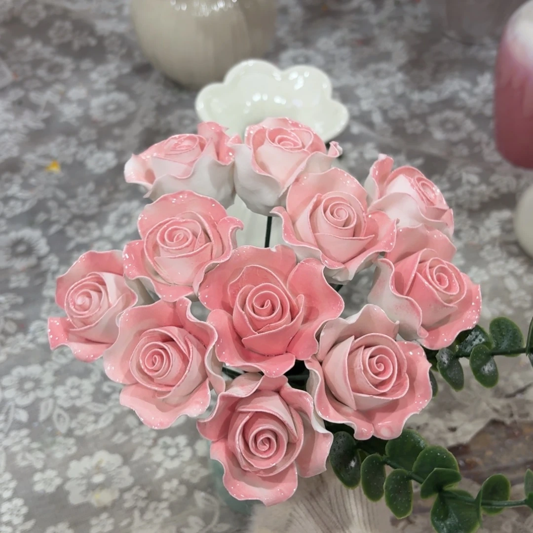 11朵送两根草陶瓷花拍满20元发货，退款拉黑