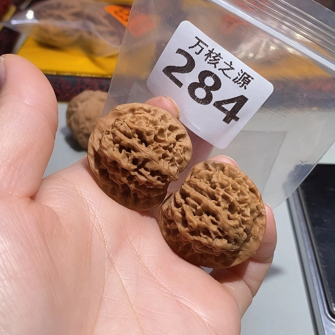 吊坠文玩核桃34小秦闷手捻儿，珊瑚纹，