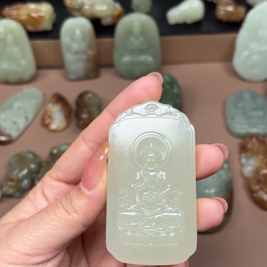 和田玉颈饰未镶嵌辉*