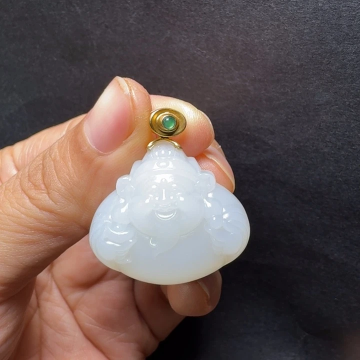 颈饰18K金镶嵌和田玉
