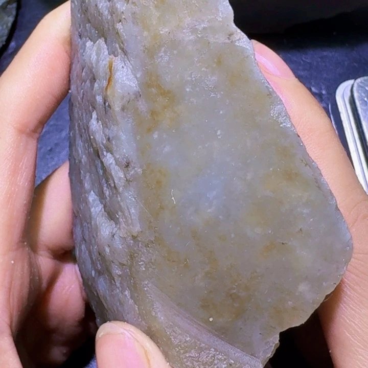 未镶嵌和田玉（糖玉）珠宝半成品