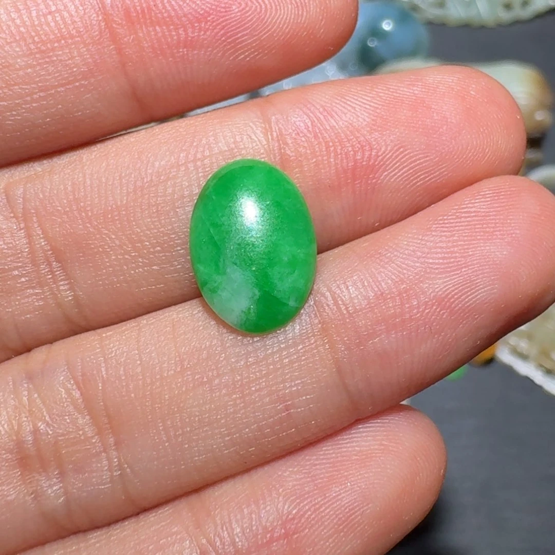 翡翠未镶嵌颈饰蘭*赢