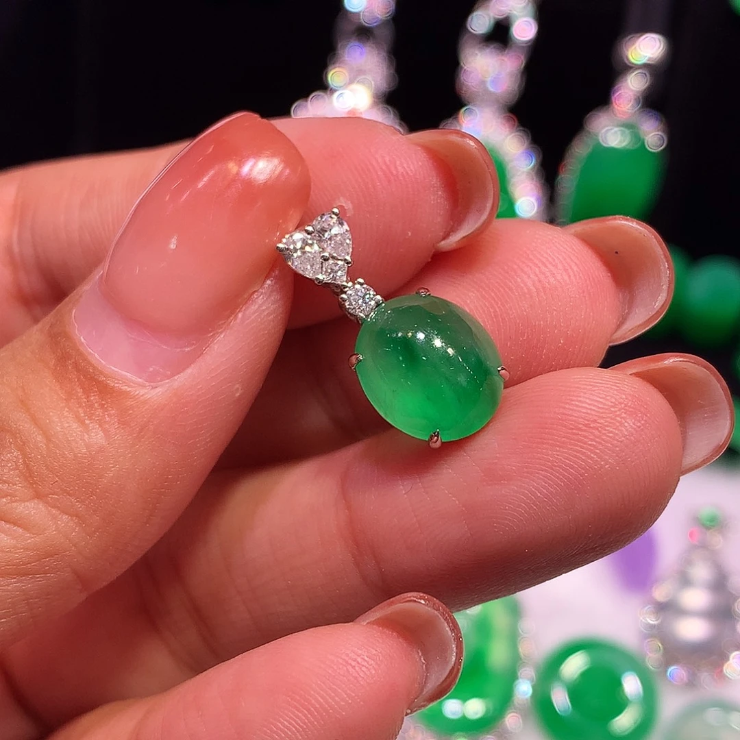 翡翠18K金镶嵌颈饰