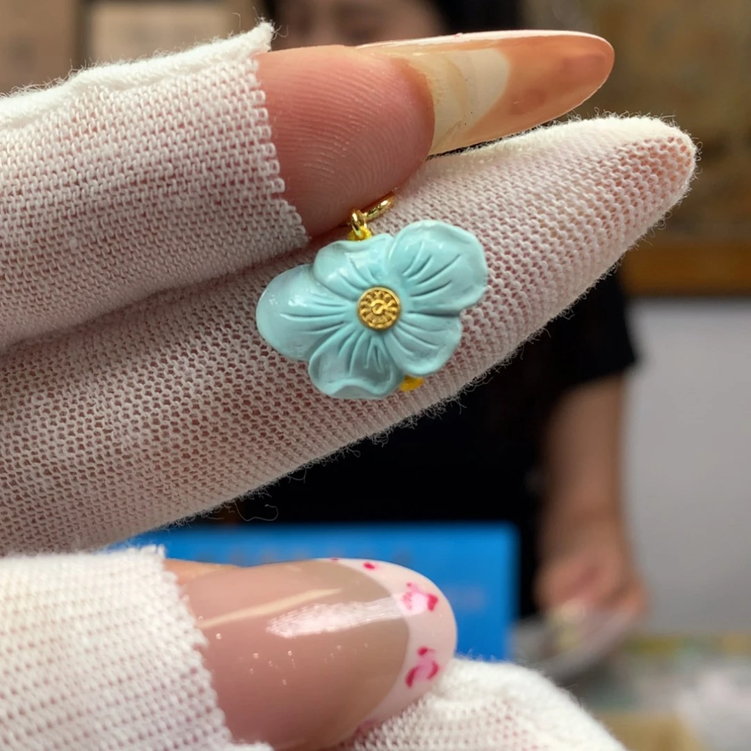 绿松石未镶嵌挂件