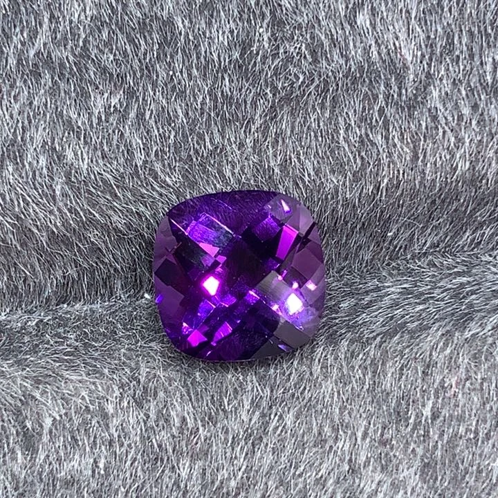 笔搁未镶嵌紫晶1.8克拉