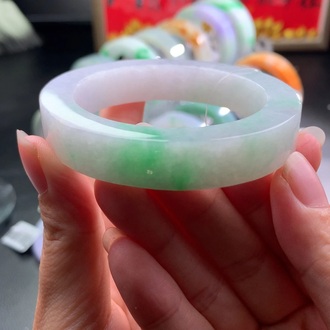 定制翡翠未镶嵌翡翠手镯