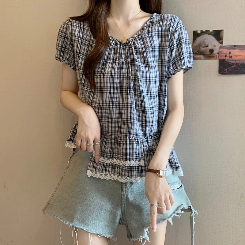 大码设计感蕾丝拼接格子短袖衬衫女夏季胖MM宽松显瘦百搭洋气上衣