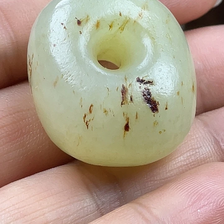 袁***勇和田玉（糖玉）未镶嵌颈饰