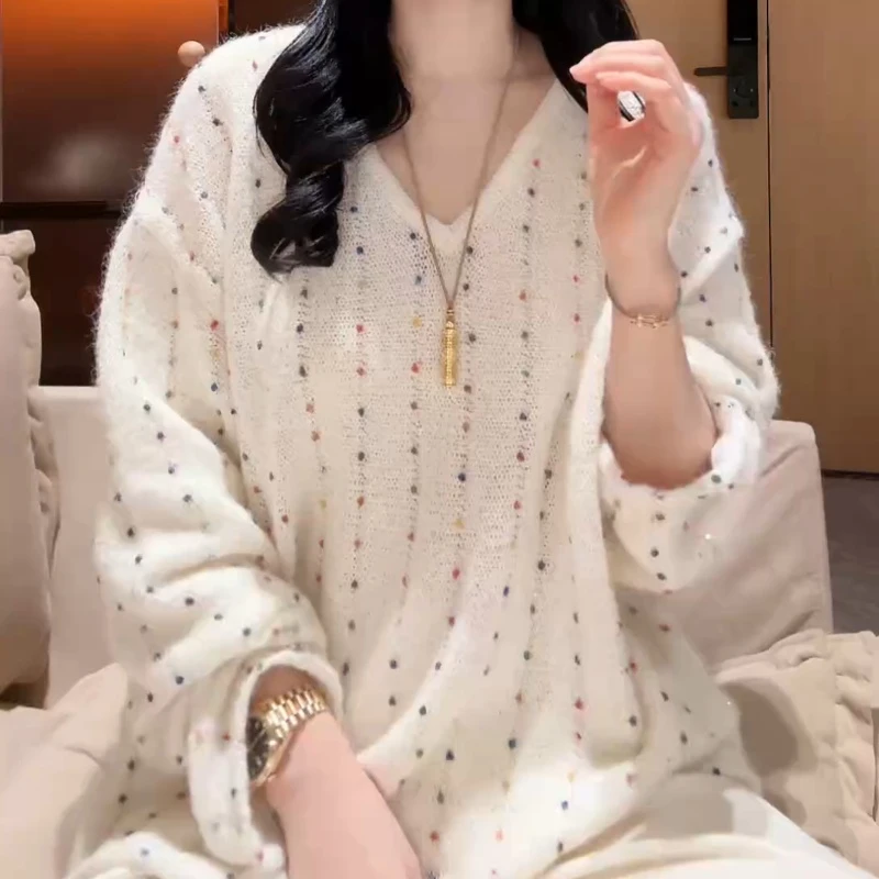 【玛丽苏】时尚百搭彩点亮片软糯v领罩衫针织衫上衣LK2506487
