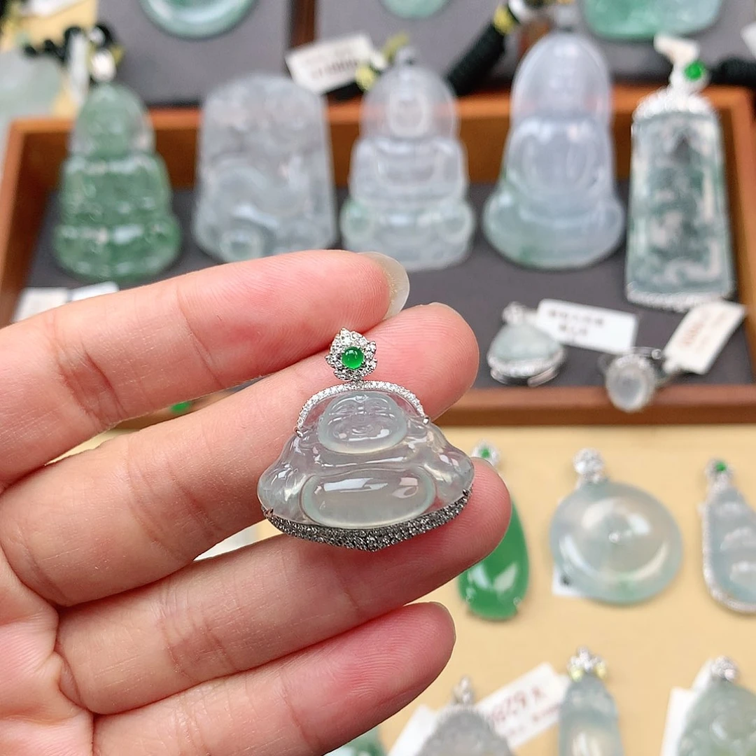 翡翠颈饰18K金镶嵌佛公