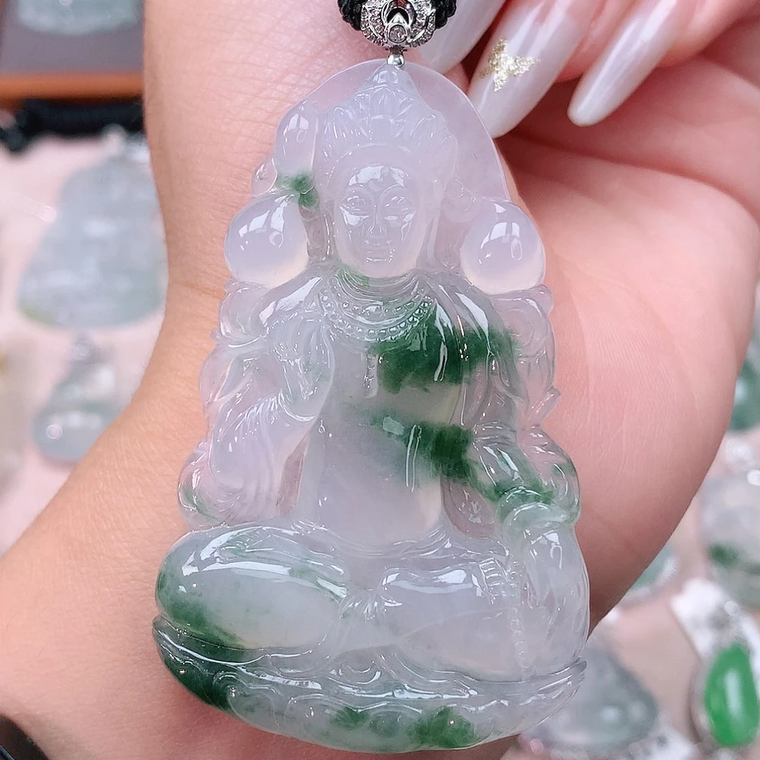 颈饰18K金镶嵌翡翠观音