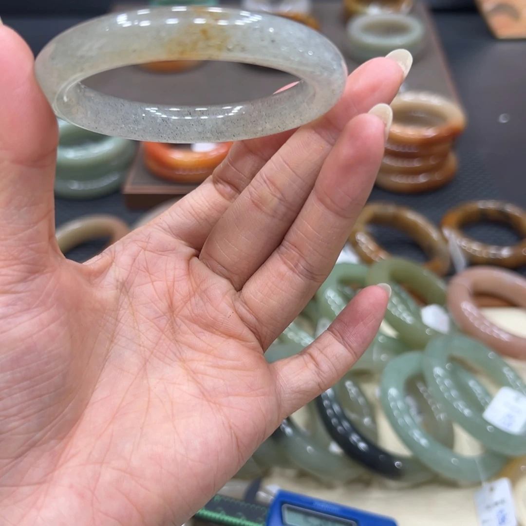 未镶嵌手镯石英质玉52圈