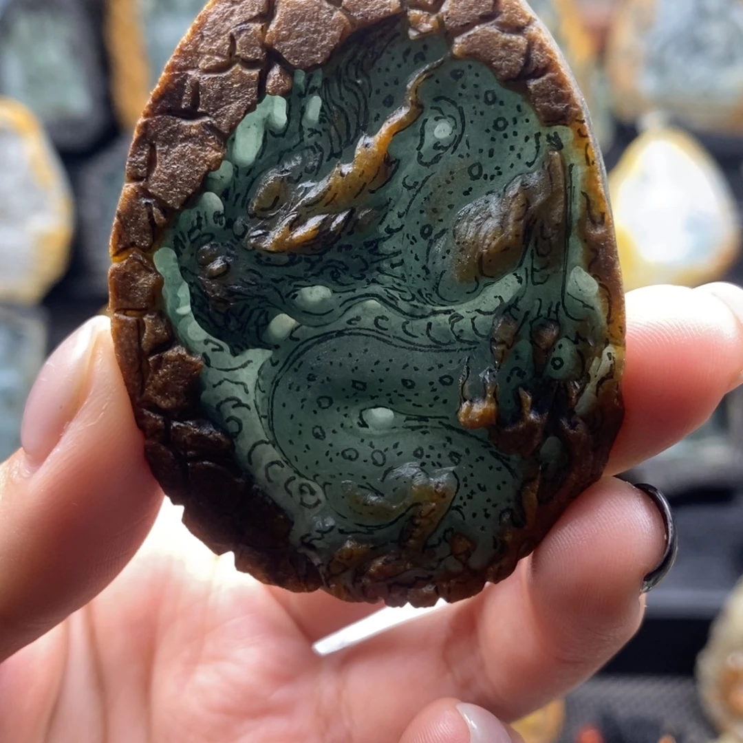 定制翡翠未镶嵌龙牌