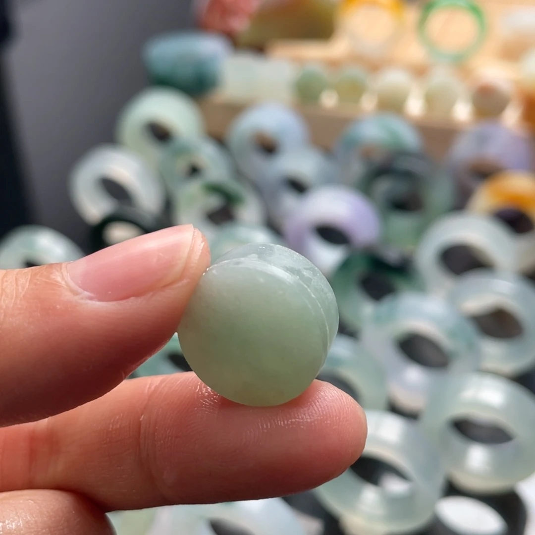 定制翡翠未镶嵌S****u戒指