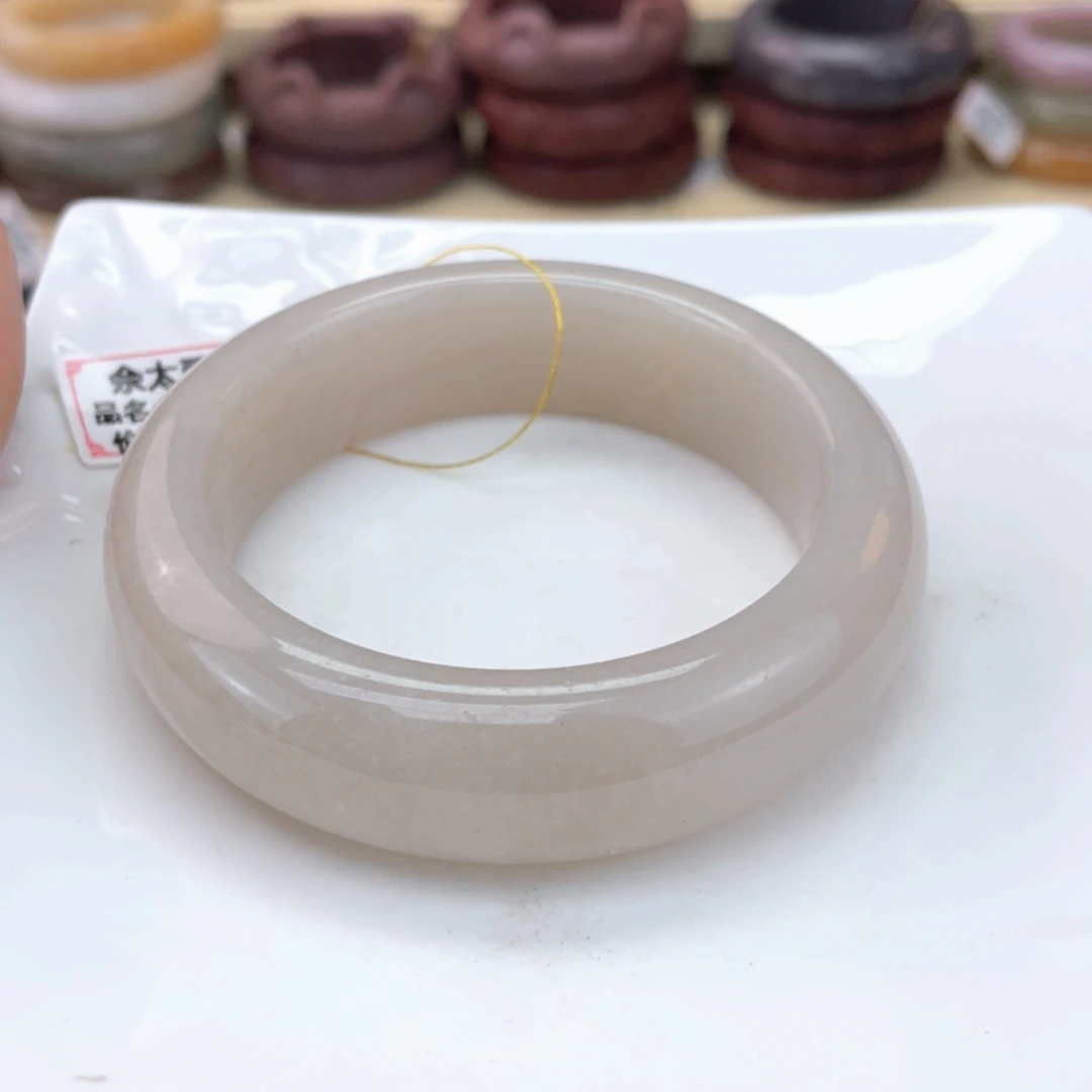 【闪购商品】石英质玉手镯未镶嵌