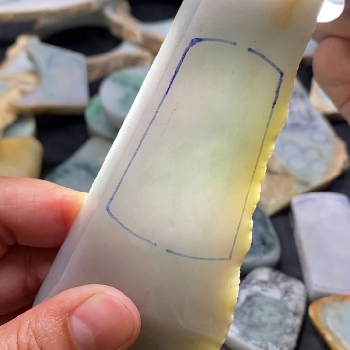 翡翠配石天然缅甸翡翠玉石