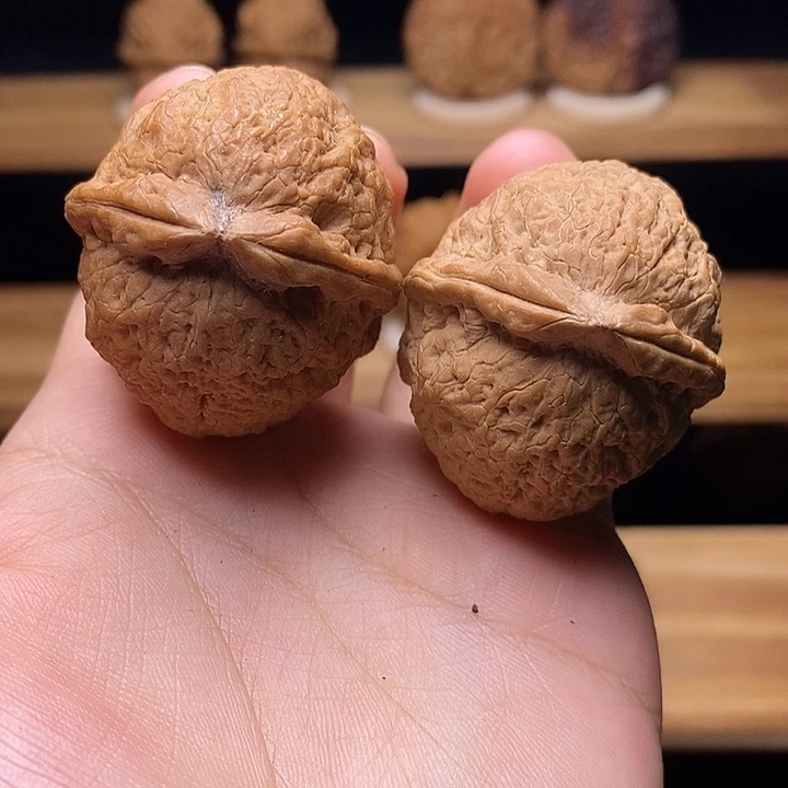 吊坠文玩核桃粗筋罗汉头40