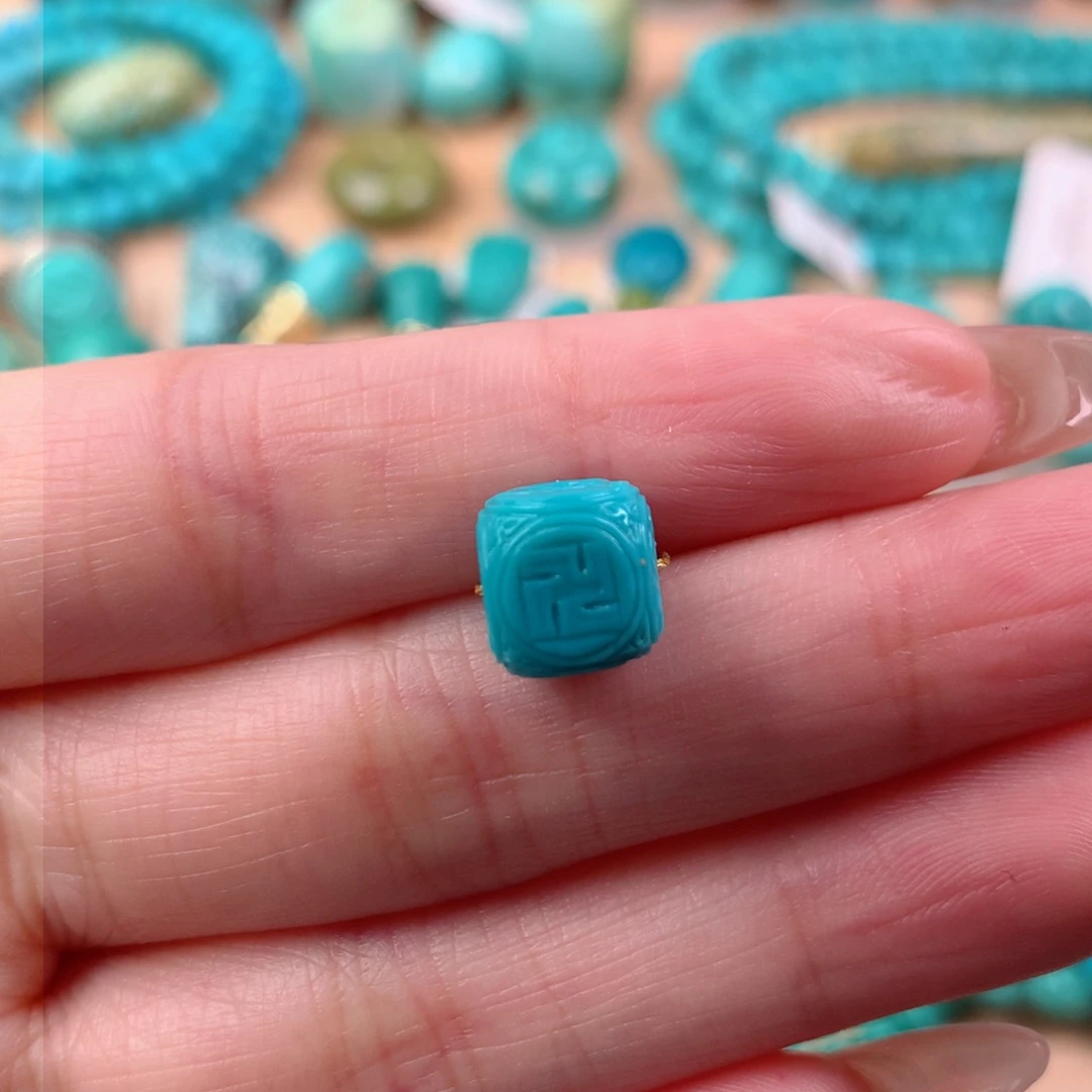 绿松石颈饰未镶嵌