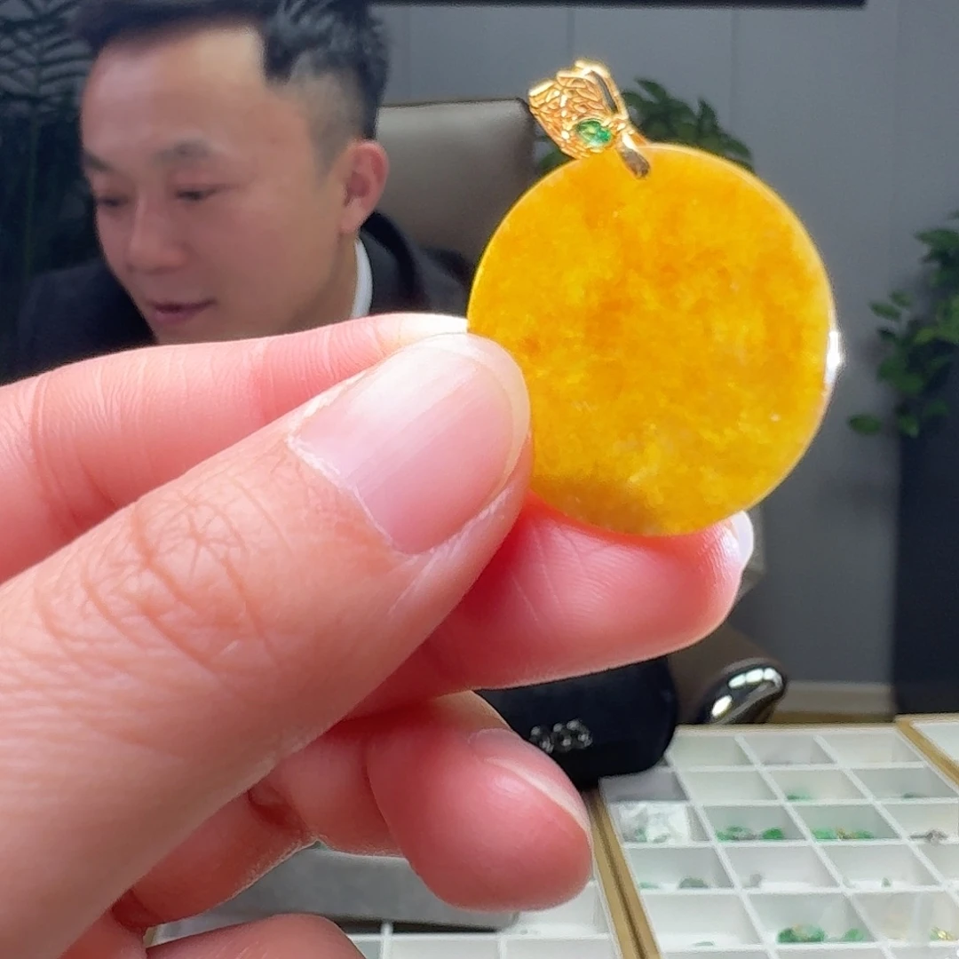 翡翠18K金镶嵌吊坠(不含链)天然