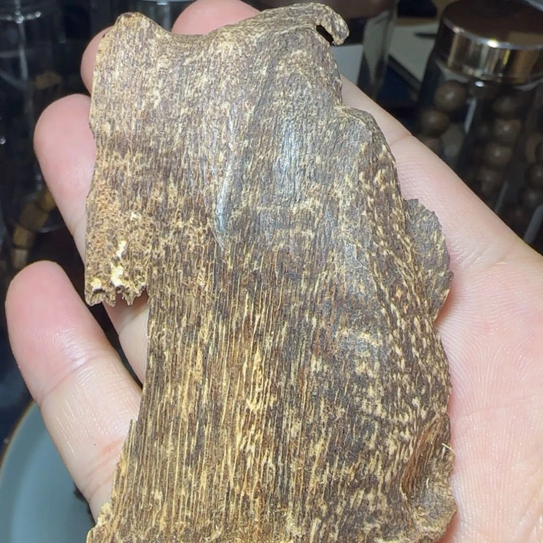 沉香碎屑沉香沉香原材料