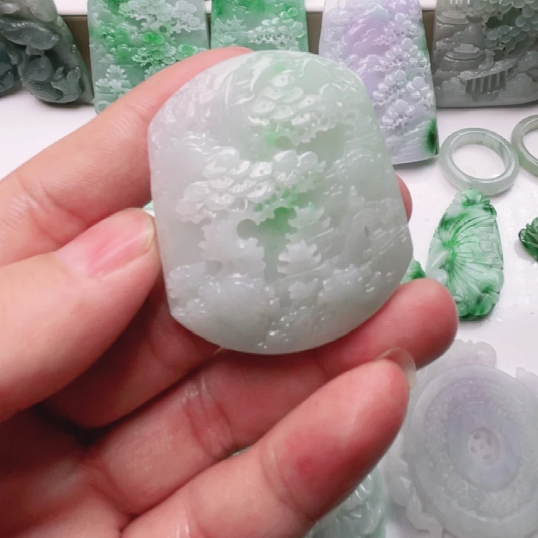 郝***馆翡翠未镶嵌颈饰翡翠