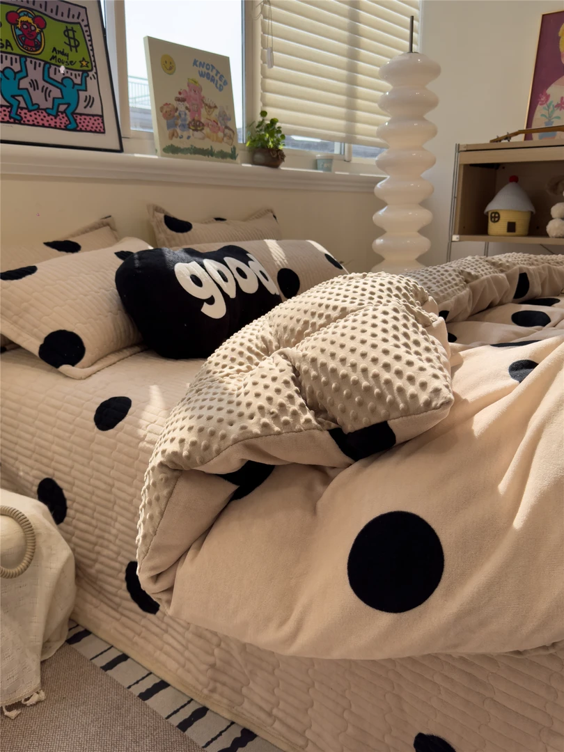 新款牛奶绒豆豆绒印花床盖四件套家用保暖印花床品套件好看舒服