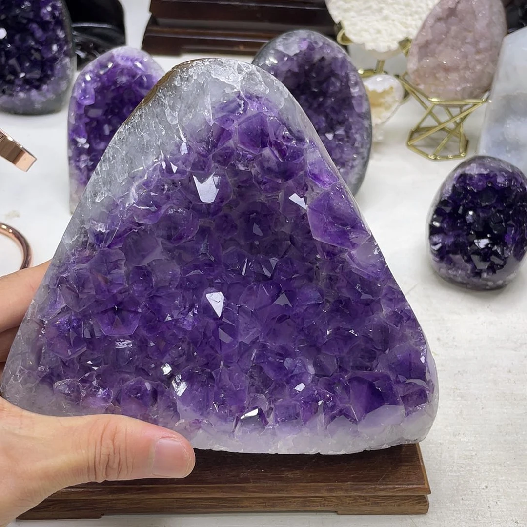 未镶嵌水晶大型摆件（非配饰）