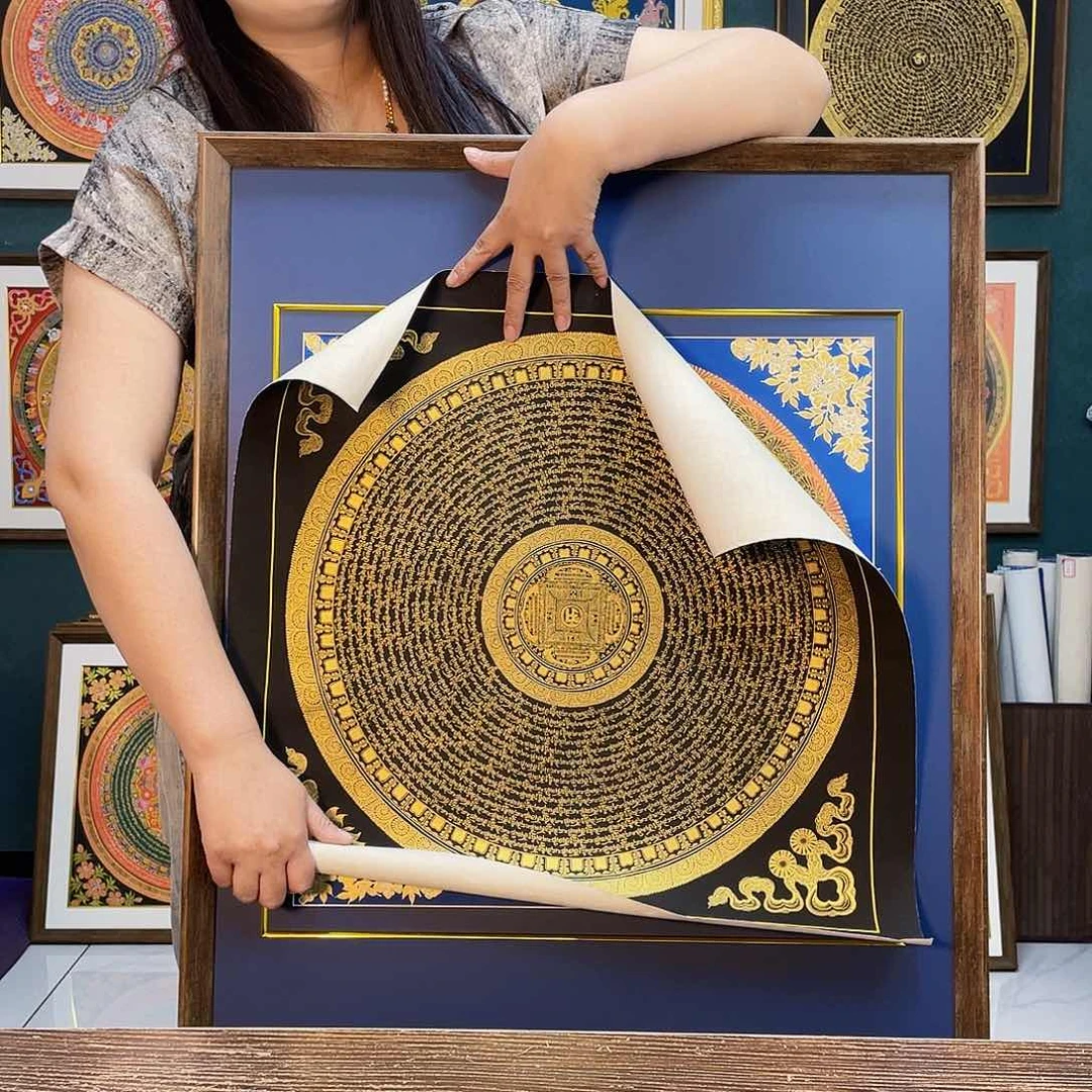 小***郎卷轴画手绘唐卡六字带框80*65厘米