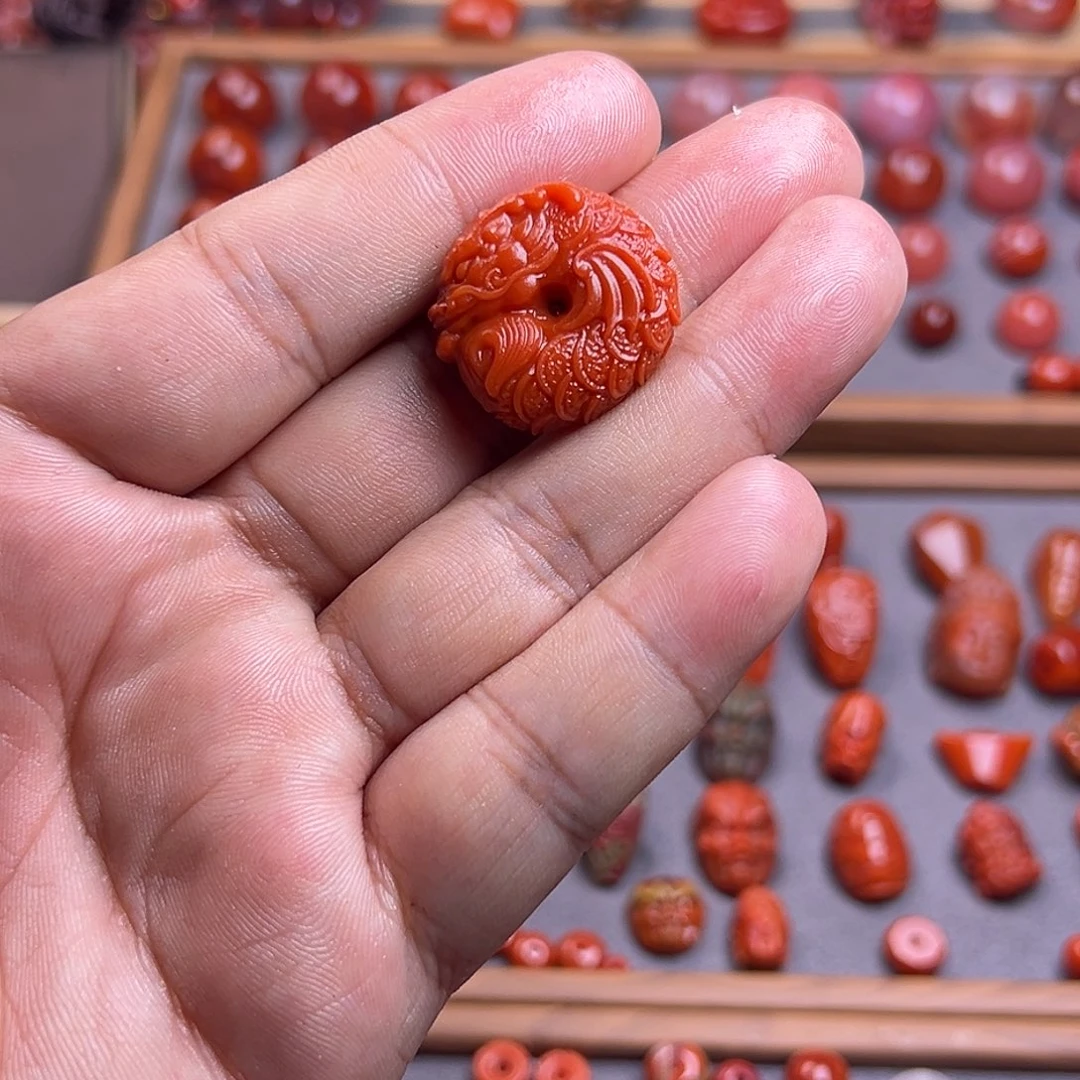 挽***风南红玛瑙未镶嵌珠宝奇石