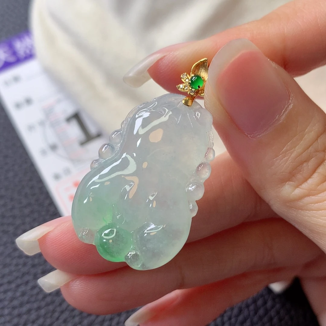 【闪购商品】吊坠(赠链)18K金镶嵌翡翠