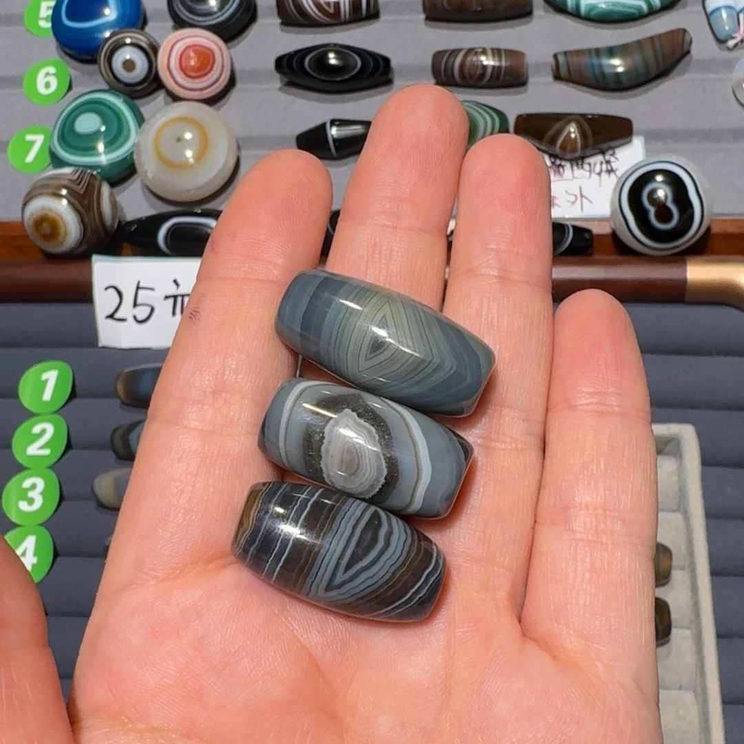 李***.玛瑙/玉髓未镶嵌珠宝半成品