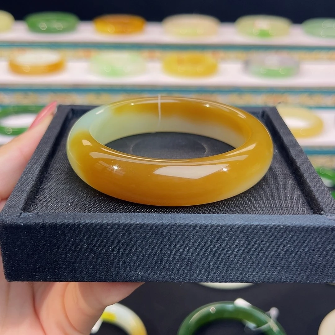 未镶嵌手镯和田玉老且末红油糖