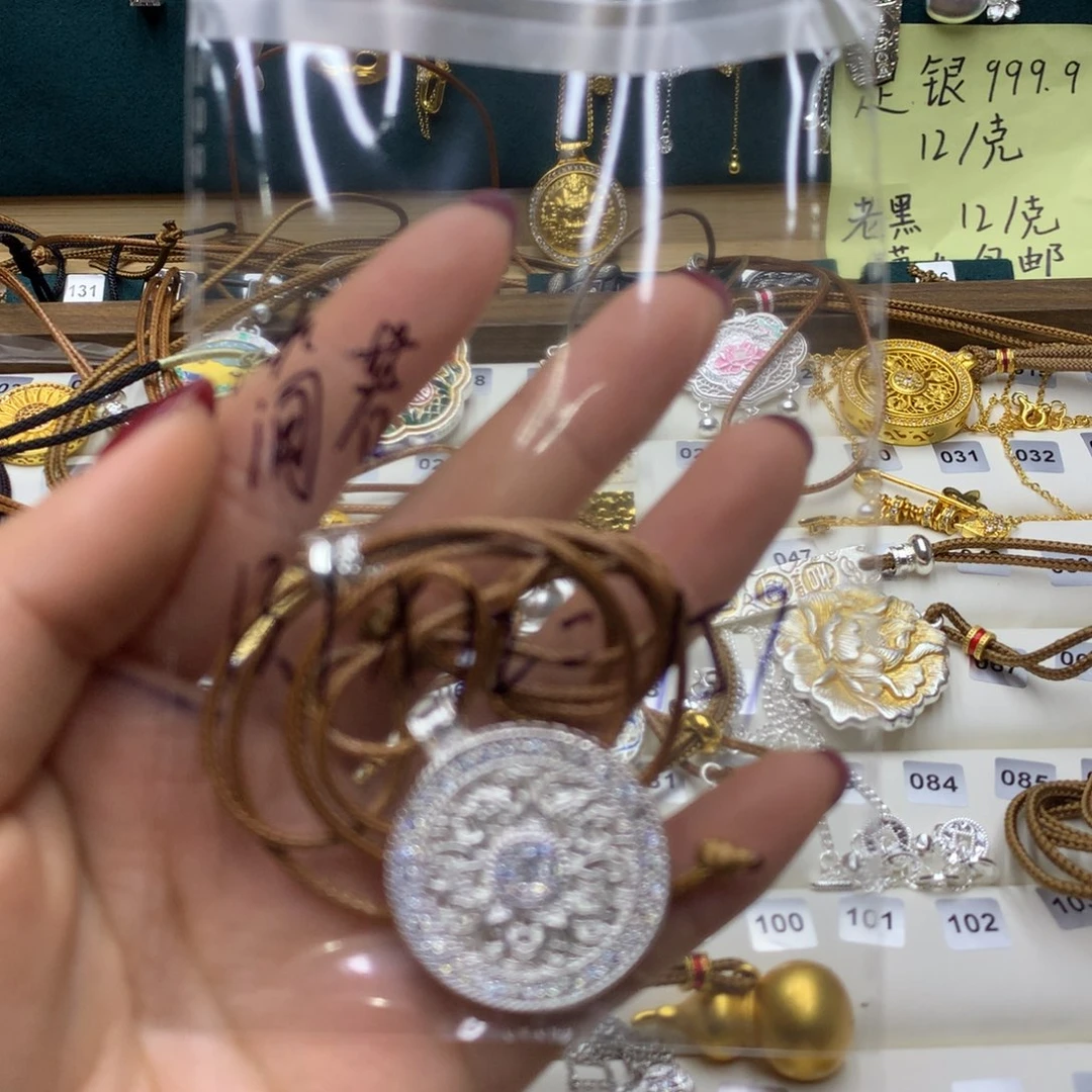 足银直播间选款银饰品