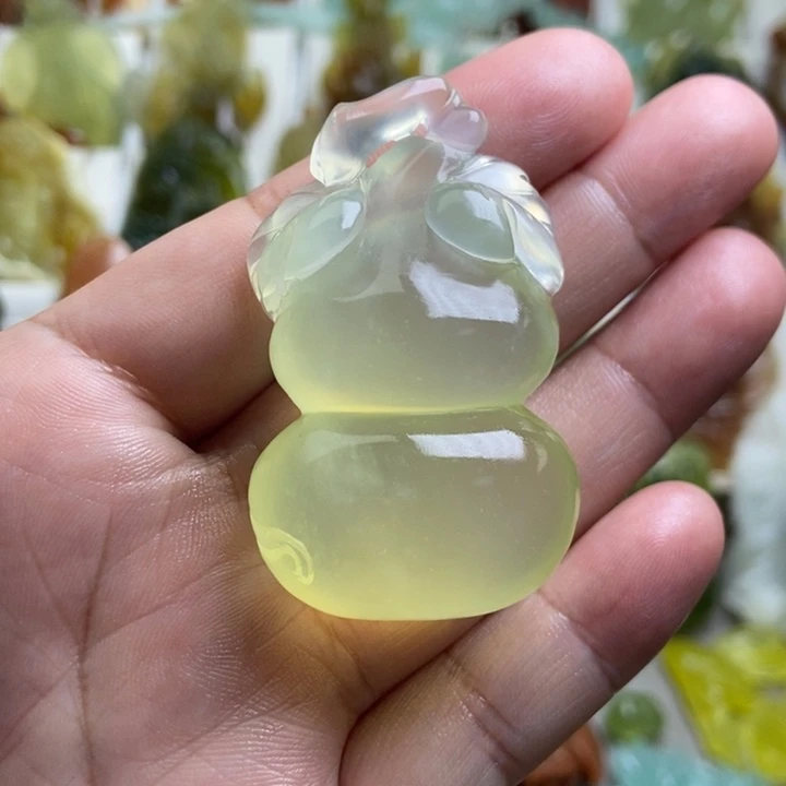 未镶嵌蛇纹石玉挂件