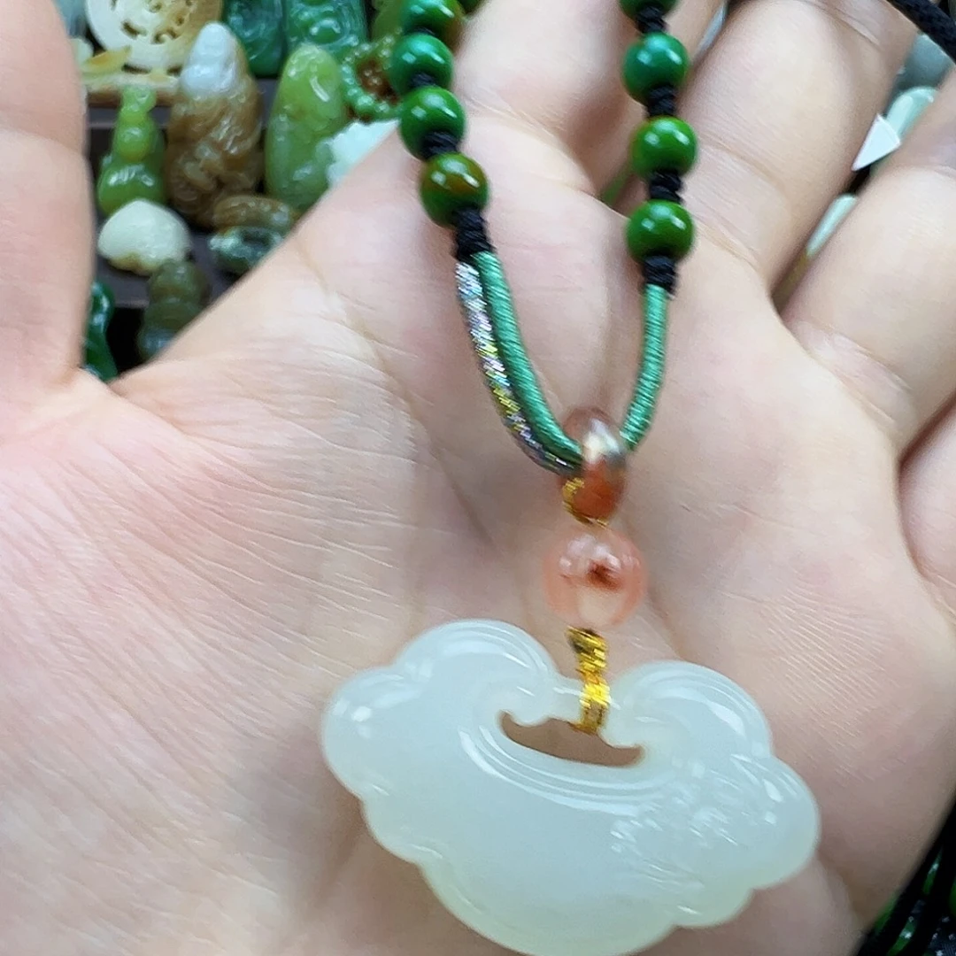 和田玉（糖玉）未镶嵌颈饰