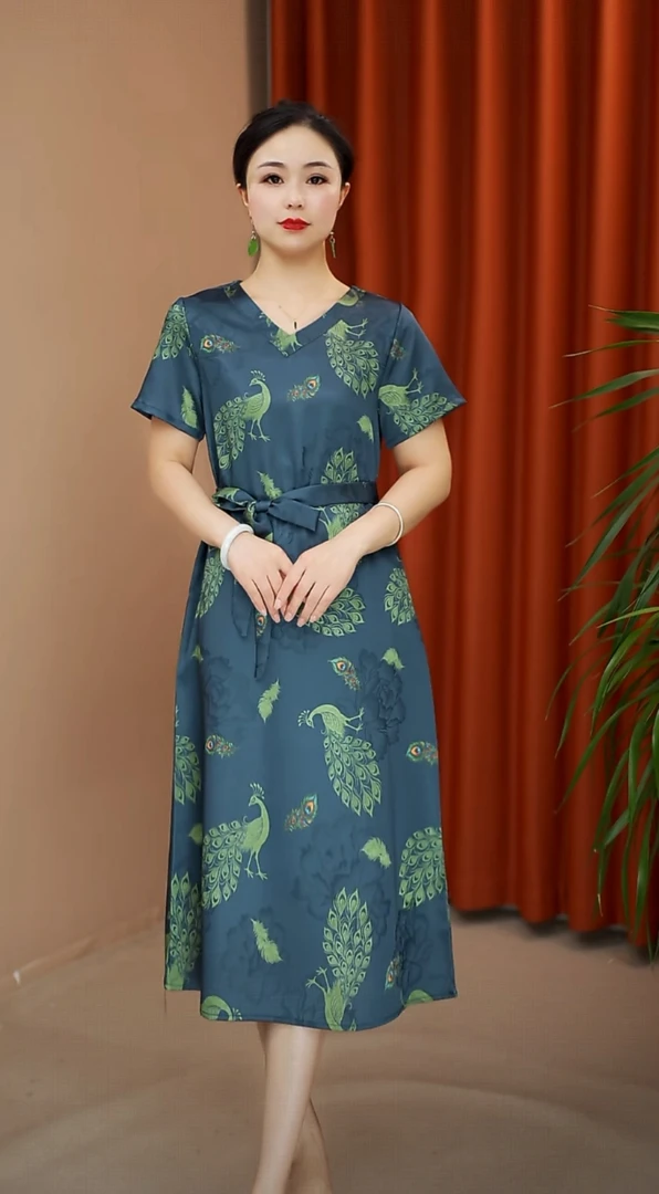 孔雀YJ3030时尚妈妈装中长款连衣裙