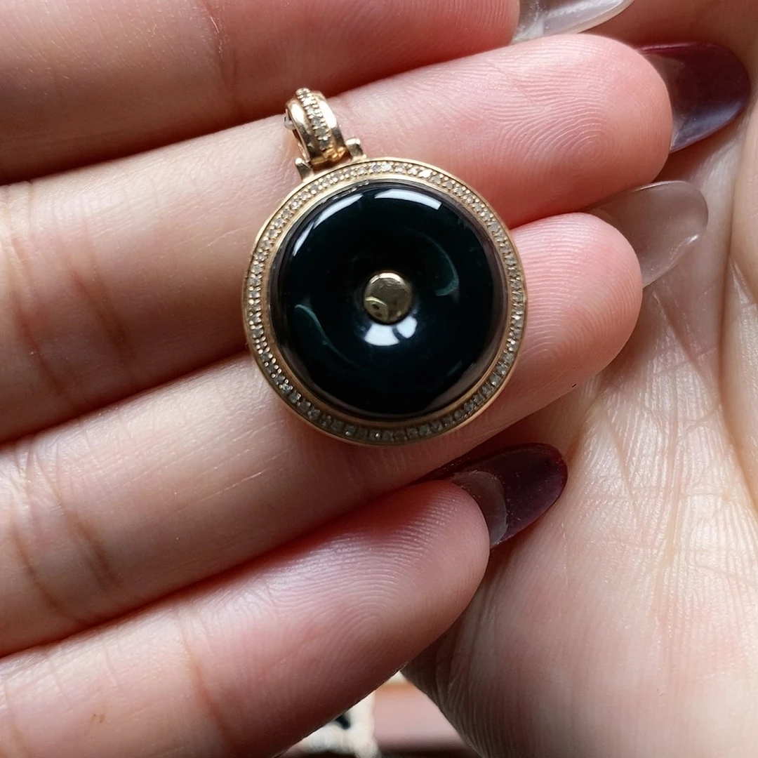 翡翠颈饰18K金镶嵌墨翠