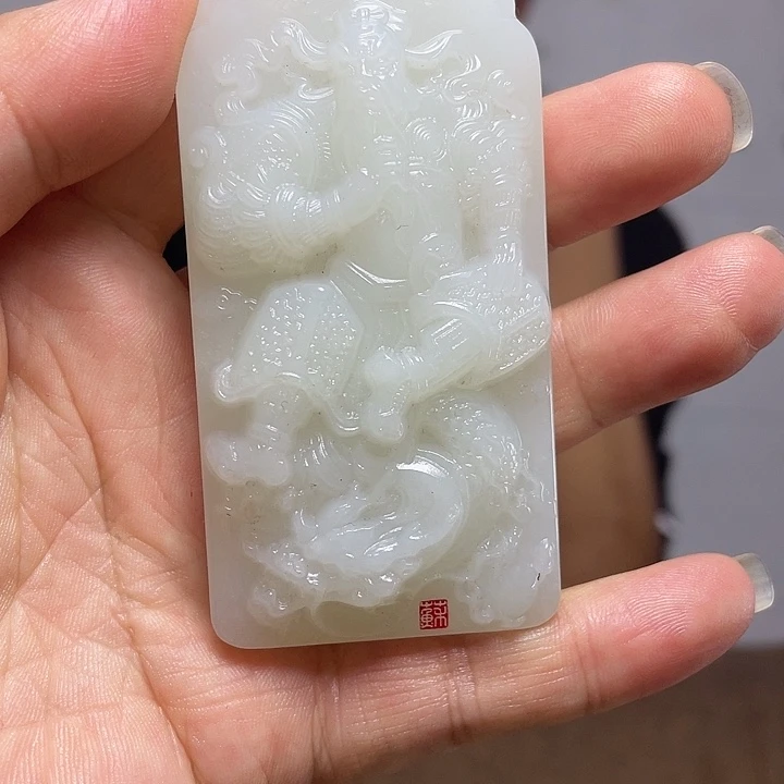 看***破和田玉未镶嵌把件