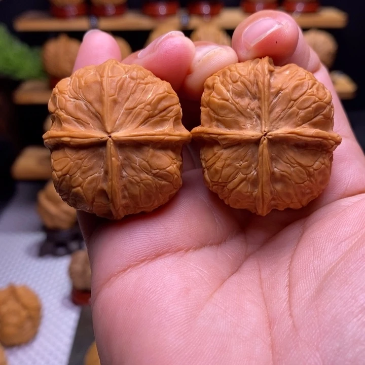 蒋***核桃云铁柿子饼子四棱2号